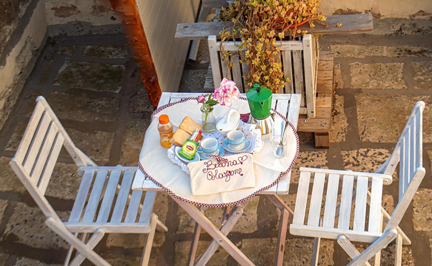 Antica Dimora Dei Nonni Bed & Breakfast Lecce Oda fotoğraf
